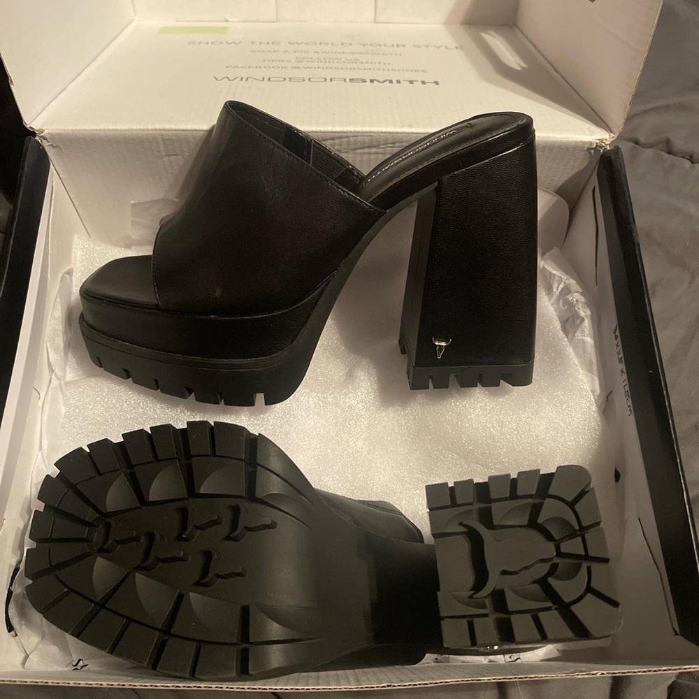 Brand new never worn chunky platform heels